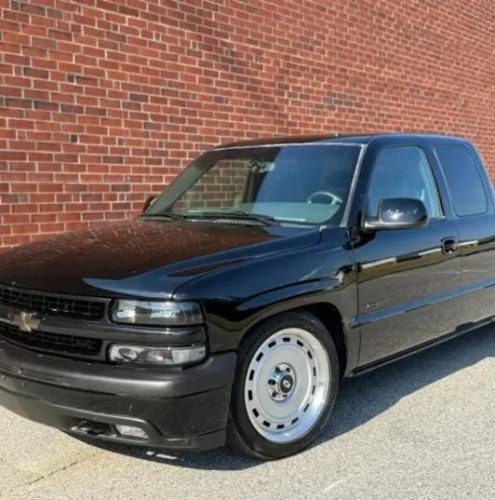 Chevy, This Lowered 79k-Mile 2001 Chevy Silverado 1500 LS Is A Clean Street Truck Ready For Auction