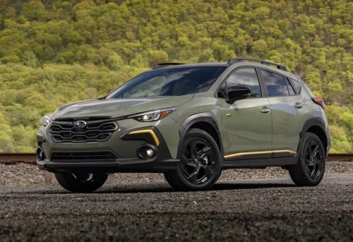 Snoozers Sell: Here Are 5 Boring Cars That Crush Competitors