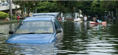 I (Barely) Escaped When Rain Swamped the Highway. Here’s What to Do In a Flash Flood on the Road