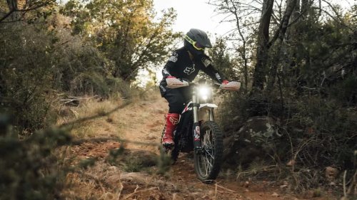 There's Aftermarket Suspension for Zero's New Dirt Bikes, And It Adds a Ton of Capability