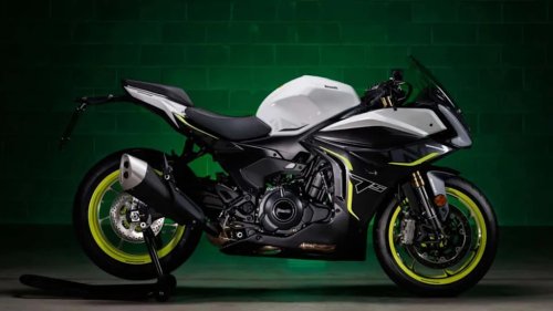 This $5,999 Sportbike Has No Business Coming With This Much Stuff