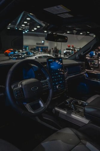 Ford’s Touchscreen AC Controls Frustrate Driver Who Shows How Much Faster Old Knobs Are