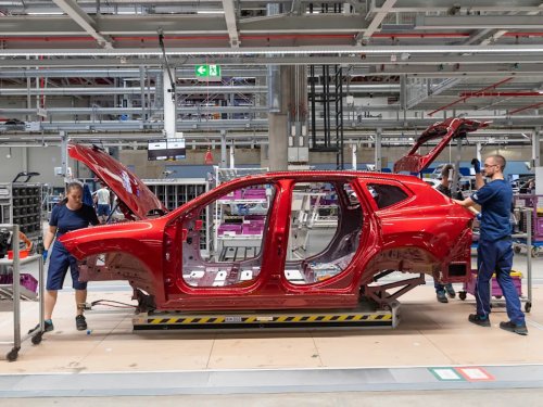 BMW iX3 Hits 100,000 Orders as Factory Runs 24/7