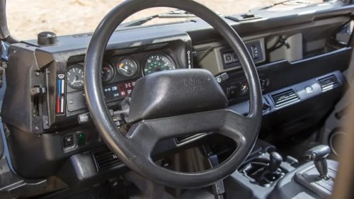 Kim Basinger’s Stylish 1997 Land Rover Defender 90 in Photos