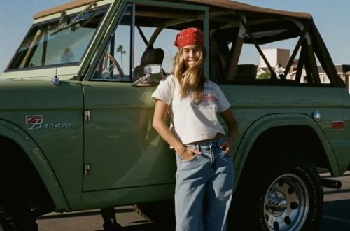 Why Do All The Hot Girls Want Old, Loud SUVs?