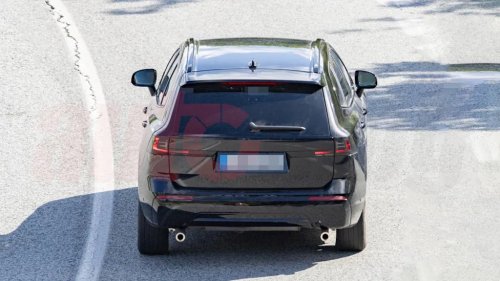 Volvo, Volvo XC60, BMW, BMW X3, Volvo XC60 Hybrid Spied With 124-Mile EV Range To Challenge BMW X3