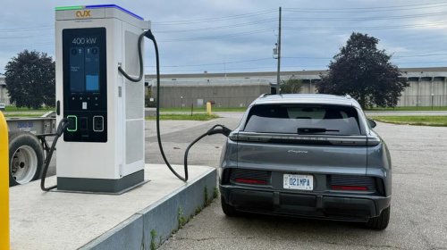 I Tested The New Porsche Cayenne EV's 400-kW Charging, And Even Without Reaching The Peak It's Fast As Hell