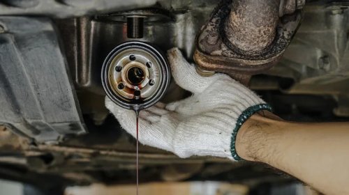 These Bad Habits Might Be Shortening Your Car Oil's Lifespan