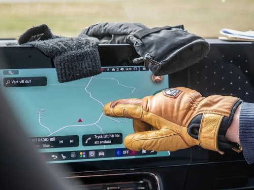 Tesla, Tesla Model Y, Tesla’s Screen-Heavy Model Y Just Beat Cars With 50 Buttons