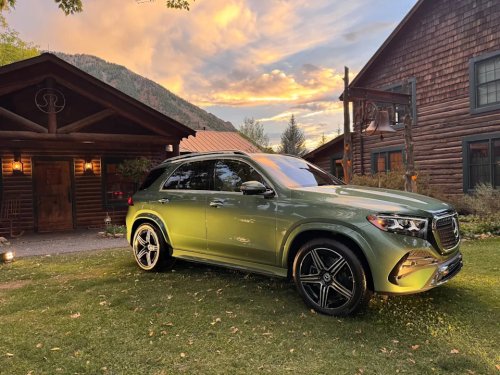 The 2027 Mercedes-Benz GLE 500e is a Classy, Zippy Blend of PHEV Efficiency and Gas-Only Power