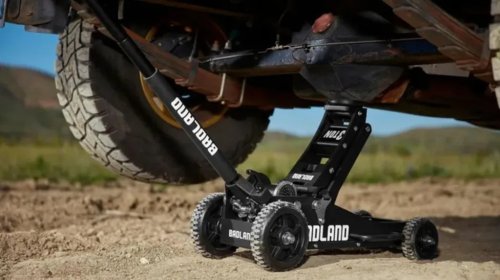 11 Practical Road Trip Gadgets You Can Buy At Harbor Freight