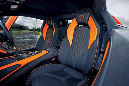 Lamborghini, Future classic: Lamborghini Revuelto