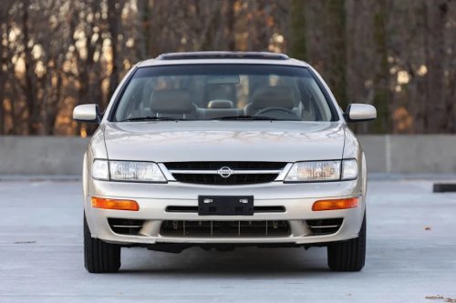 I Drove a 1999 Nissan Maxima, and It Felt More Like an Infiniti