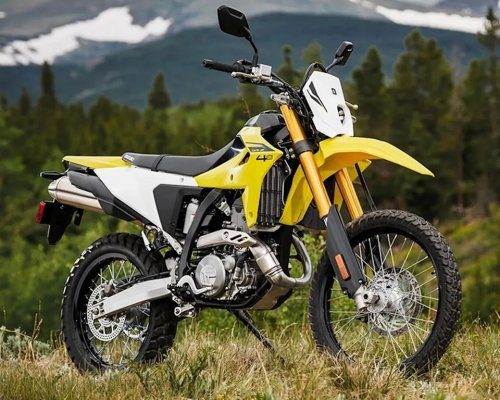 Suzuki, Suzuki’s Coolest Entry-Level Moto Gets a (Nearly) Blacked-Out Uplift and a $1,000 Price Cut