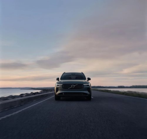 View Photos of the 2028 Volvo XC90 Hybrid