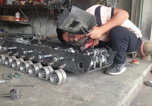Guy Spends $20,000 Building a 770-Pound Steel RC Tank With a Cannon That Actually Fires