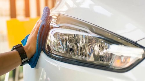 How to clear cloudy headlights with toothpaste — and the step you can't skip
