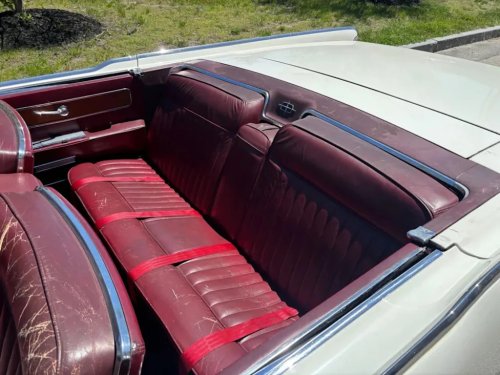 Lincoln, Throttle Auctions: Classic 1961 Lincoln Continental Convertible Offers a Rolling Piece of American Luxury History