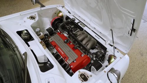 This 1974 Honda Civic RS Restomod Hides A High-Revving Type R Secret