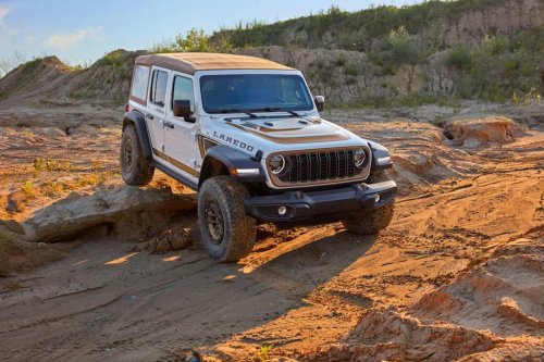 Jeep, Jeep Wrangler, Jeep's Newest Wrangler Is a Laredo Sporting Cowboy Hats and Lassos