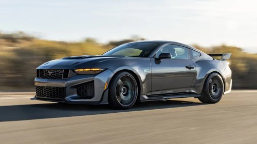 Ford’s Mustang Dark Horse SC Stomps the Shelby GT500 in Our 0–60 and Quarter-Mile Tests