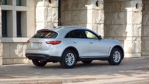 Everyone Talked About the BMW X6, But the Infiniti FX35 Deserved More Credit