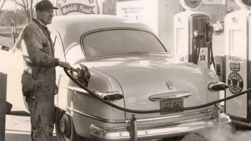 5 Surprising Facts About Gas Stations Before Self-Service