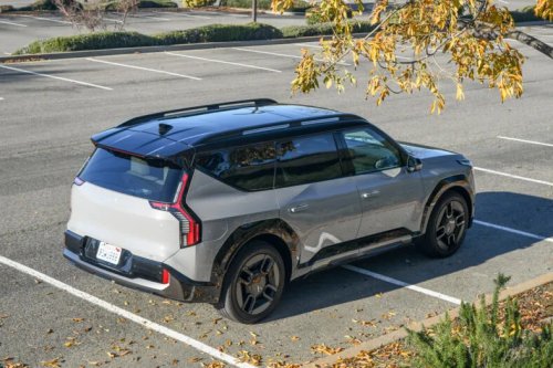 Hyundai, Hyundai Ioniq, Kia EV9, Kia, Hyundai Ioniq 9 vs. Kia EV9: Which 3-Row EV is Best For Your Family?