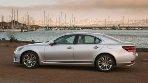 SUV, 7 Used Luxury Sedans That Give You More Car Than a New Compact SUV