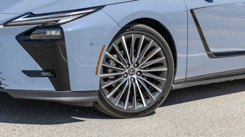 Lexus, Lexus IS, Tested: The Lexus ES350e EV Is a Commuting All-Star