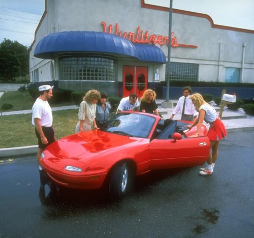 'Everything old is new again': Why collectors are seeking out classic Miatas