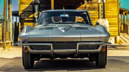 One of Just 2,610: This Numbers-Matching 1963 Split-Window Corvette Fuelie Is Up for Grabs, and $20,000 Cash Comes With It