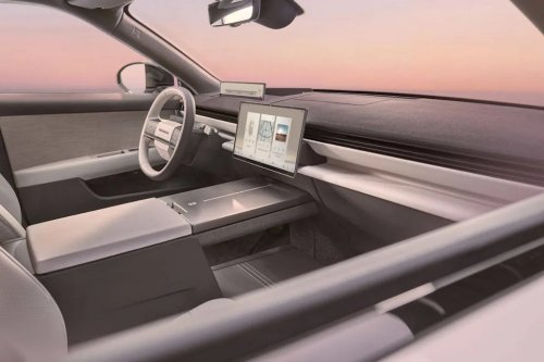 Range Rover Is Shrinking Its Screens, But Buttons Aren’t Coming Back
