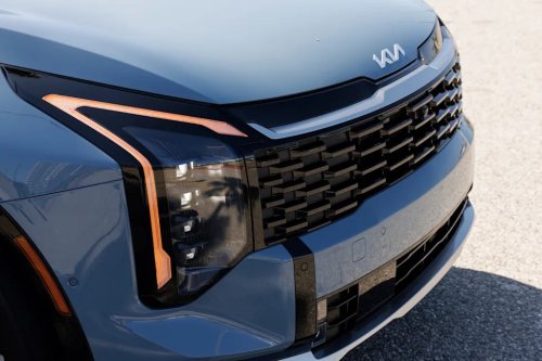 View Exterior Photos of the 2026 Kia Sportage Hybrid SX-Prestige
