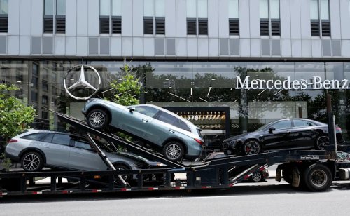 New Car Buyers Should Wait Until December, Expert Says