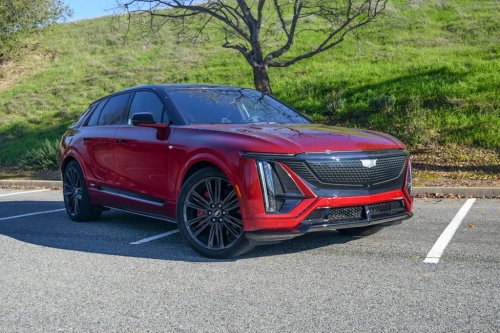GM, GM’s Apple CarPlay Gamble May Be Starting To Crack