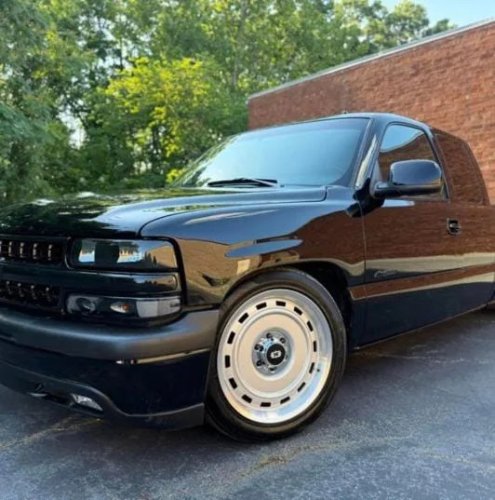 Chevy, This Lowered 79k-Mile 2001 Chevy Silverado 1500 LS Is A Clean Street Truck Ready For Auction
