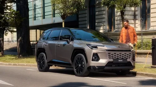 Why This Man Thinks the Mazda CX-5 Is Better Than the Toyota RAV4 for One Good Reason