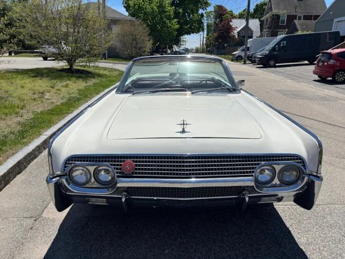 Lincoln, Throttle Auctions: Classic 1961 Lincoln Continental Convertible Offers a Rolling Piece of American Luxury History