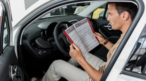 5 Signs You're Using The Wrong Motor Oil For Your Car