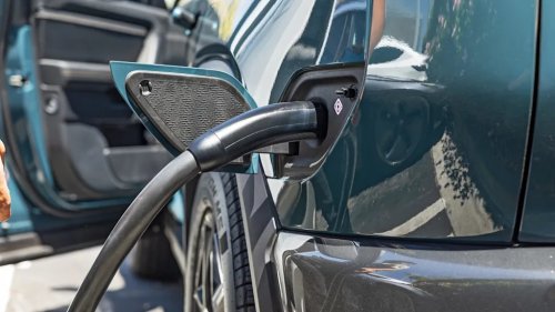 Not Even Triple-Digit Heat Could Slow Down the New Rivian R2