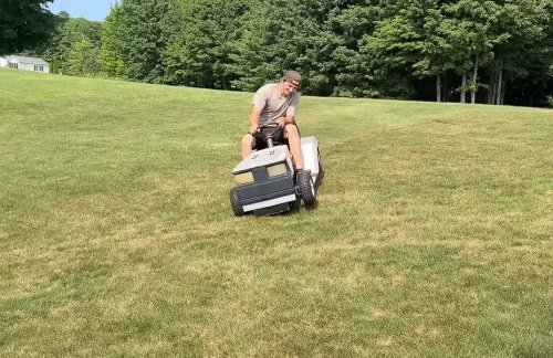 Ever Wondered How To Build a Racing Lawnmower? This YouTuber Did It for $25
