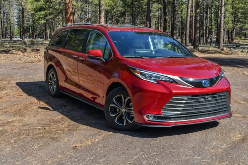 Only 3 AWD Minivans Are Left, and One Stands Above the Rest