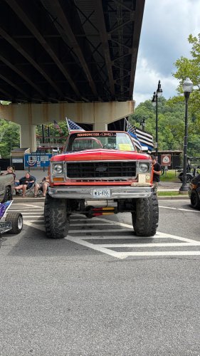 A Lowrider Meet Convinced Me: Enthusiasts Should Step Out of Their Comfort Zones