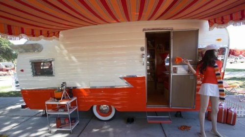 This Retro Winged Trailer Is A Nostalgic Choice For RV Camping In 1950s Style