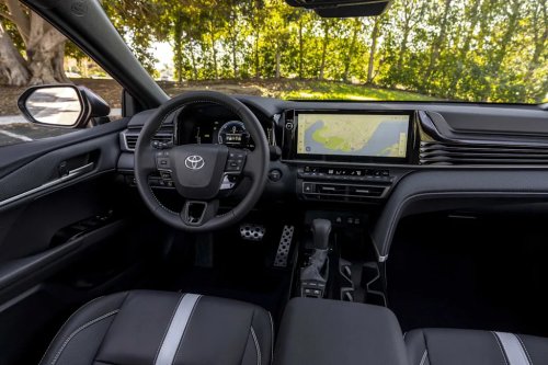Toyota, Toyota Camry, Lexus, Same engine, $20,000 less: why the 2026 Toyota Camry beats its Lexus twin