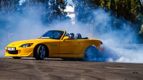 10 Overpowered Sports Cars New Drivers Should Steer Clear Of