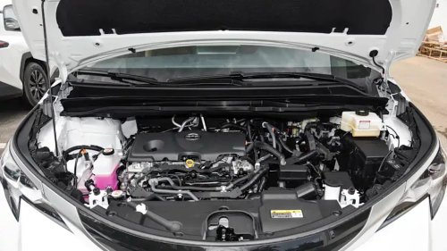 Updated Toyota Sienna Revealed With a Massive Center Screen