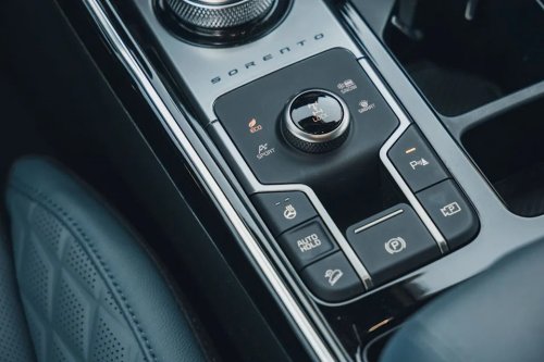 View Interior Photos of the 2025 Kia Sorento Hybrid