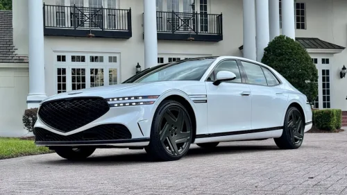 Genesis G90 Is Getting a New Face, and It Lights Up